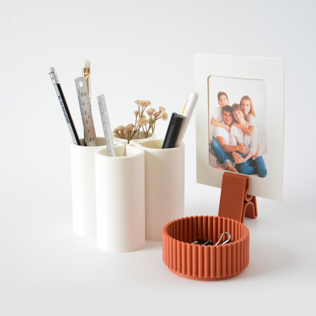 Quartet Pens Holder